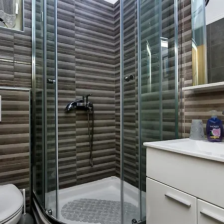 Appartement With Parking Space - 6909