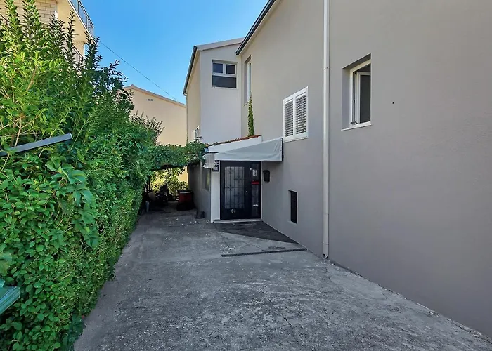 With Parking Space - 6909 Makarska
